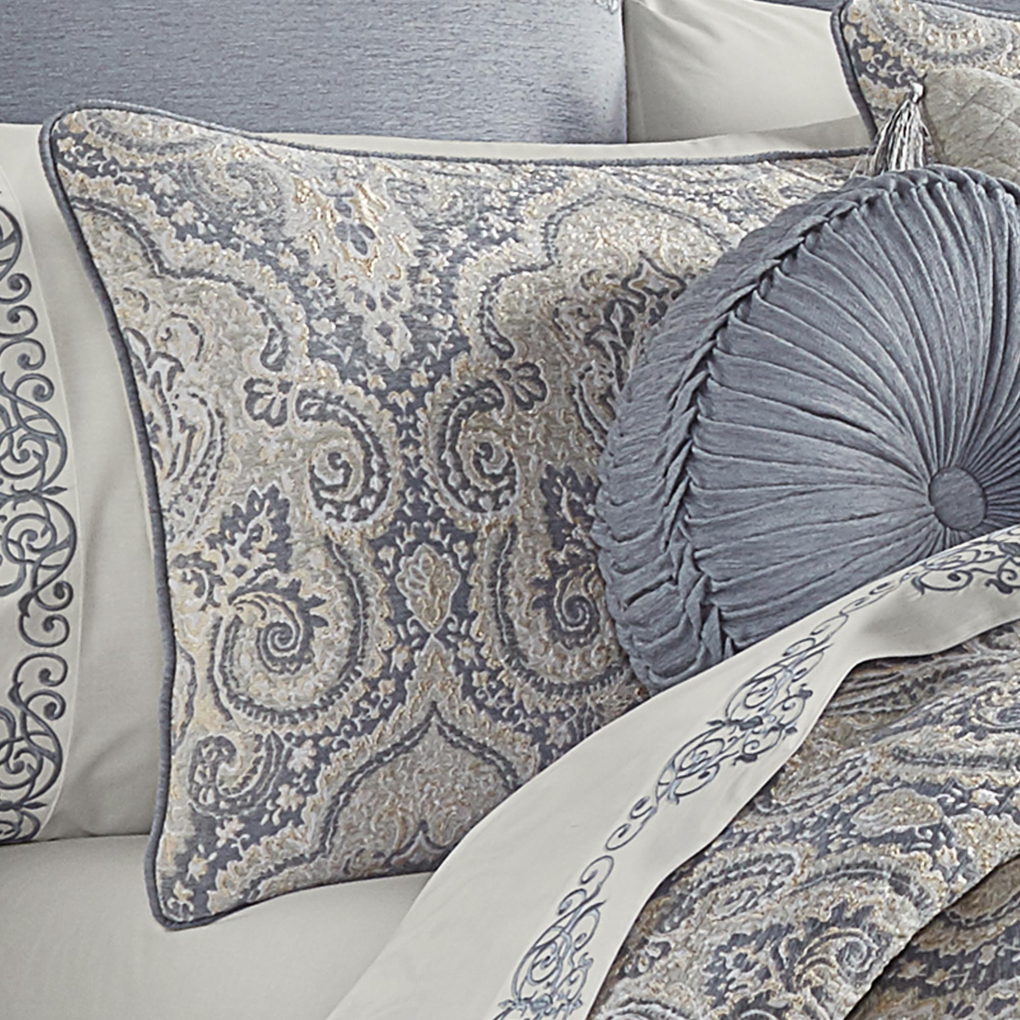 Aidan 4 Piece Comforter Set in Spa by J.Queen New York