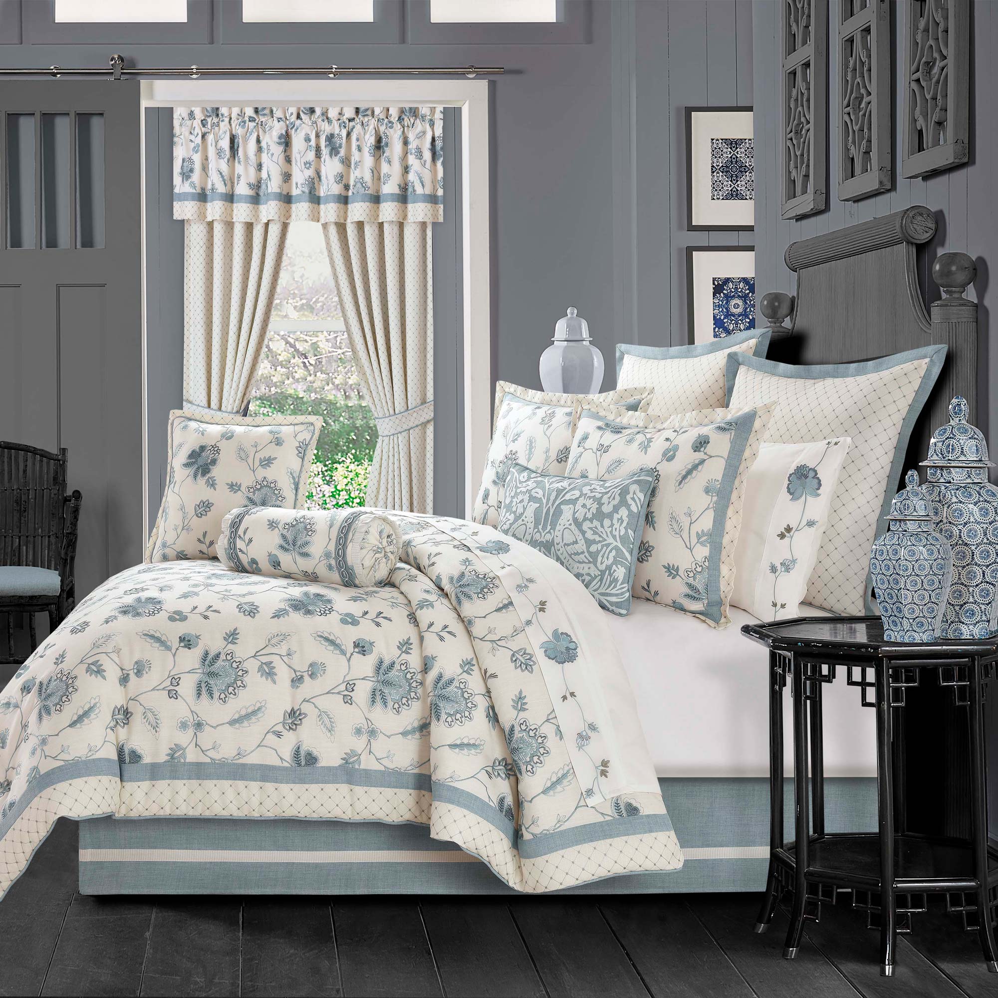 Blue Garden 4 Piece Comforter Set Blue by J.Queen New York