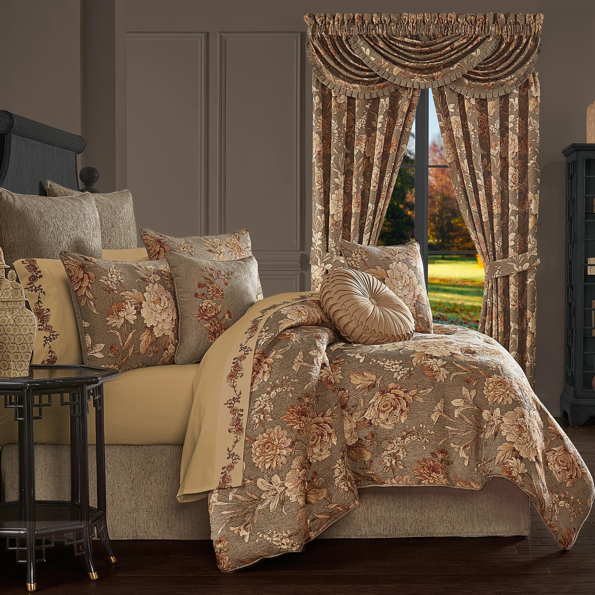 Camellia 4 Piece Comforter Set in Rust by J.Queen New York
