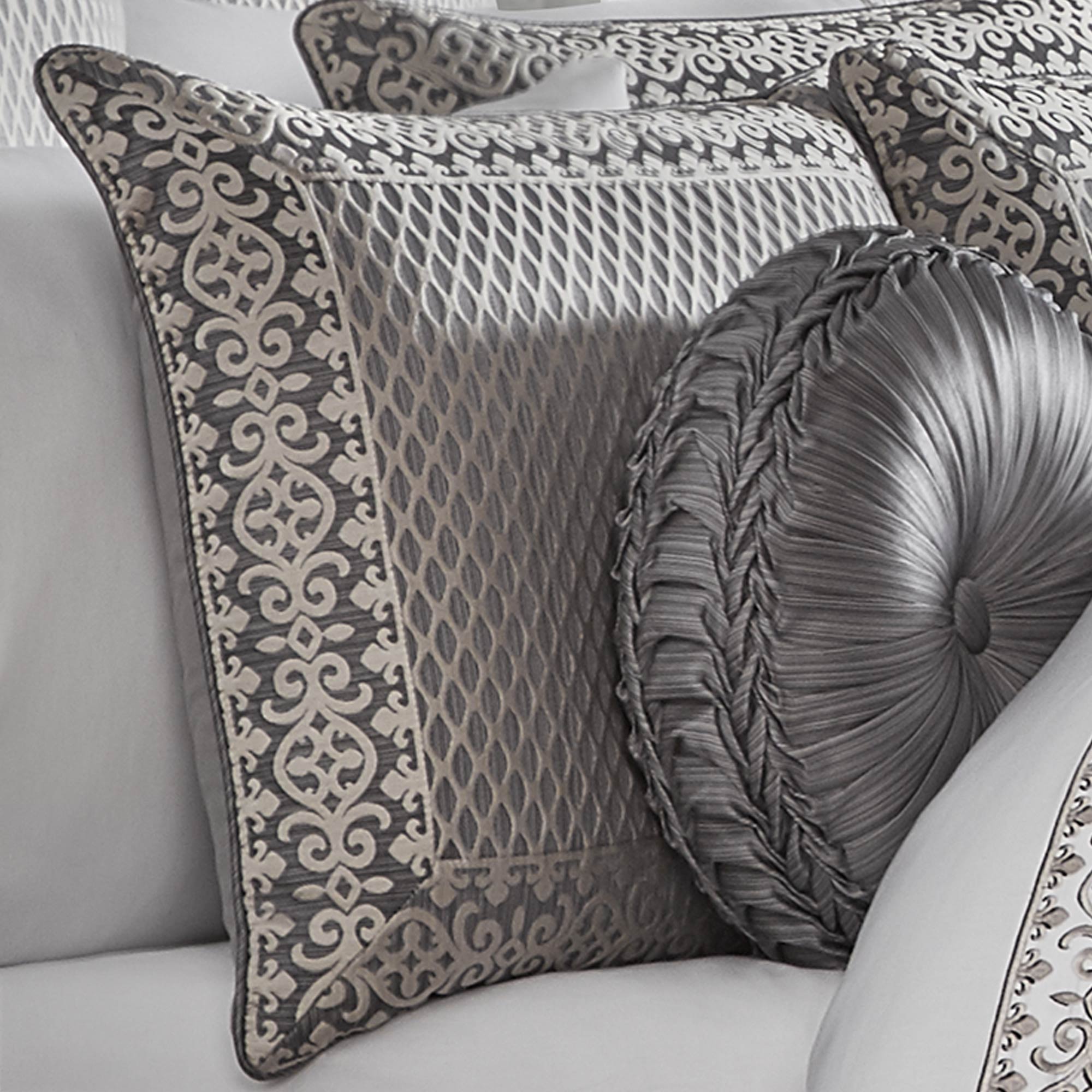 Houston 4 Piece Comforter Set in Gray by Five Queens Court