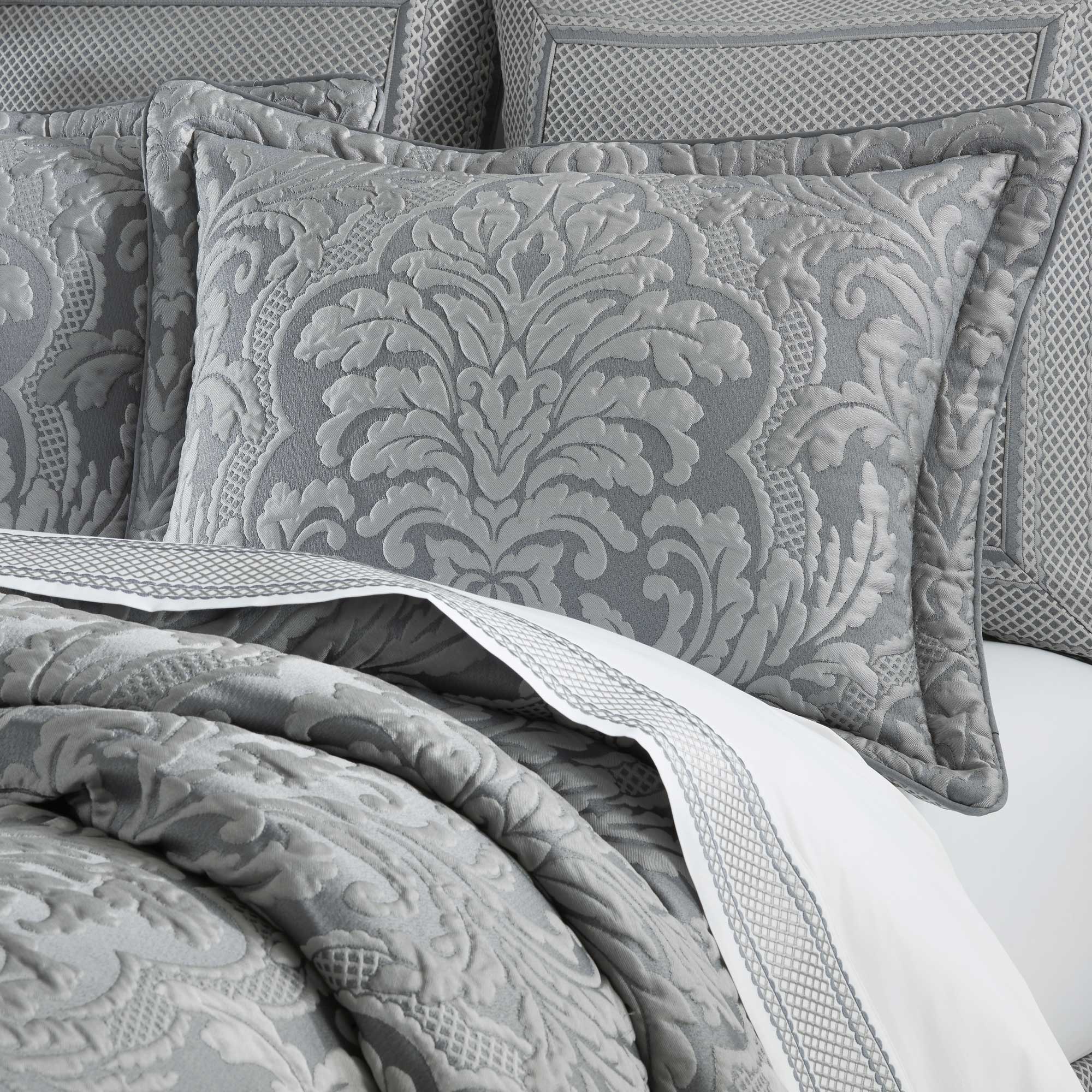 Leonardo 4 Piece Comforter Set in Charcoal by J.Queen New York