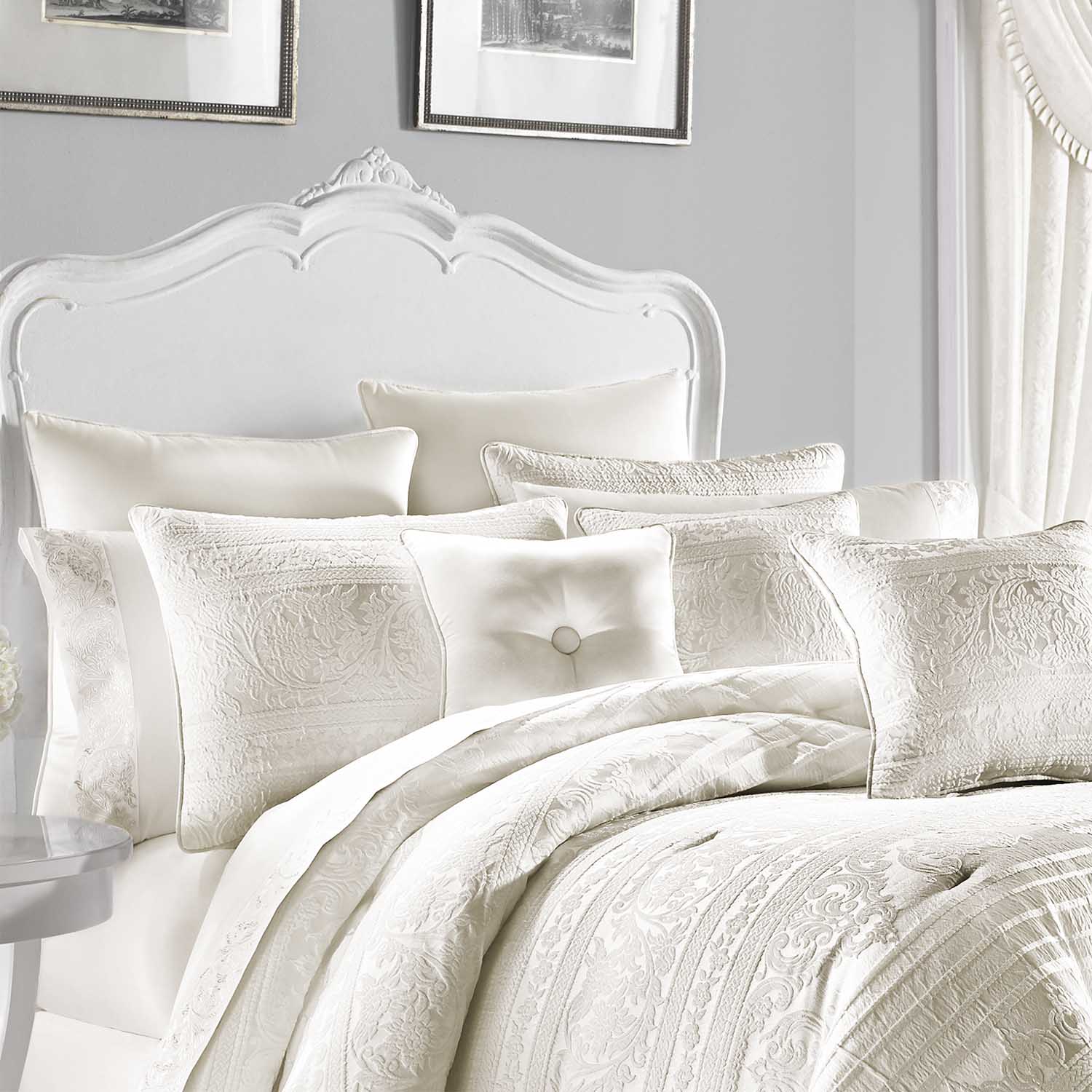 Mackay 4 Piece Comforter Set in White | 100% Polyester by Five Queens Court