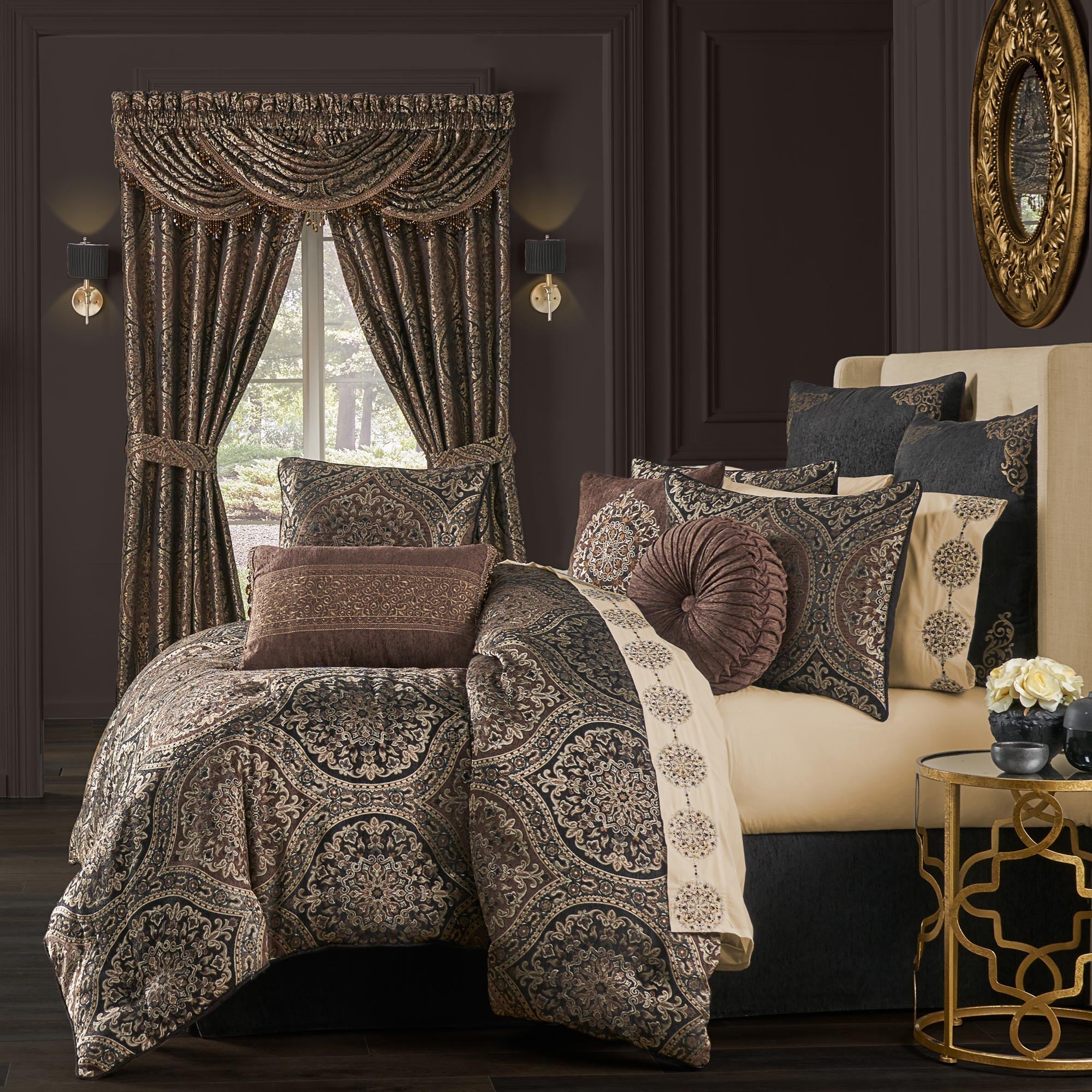 Mahogany 4 Piece Comforter Set in Chocolate by J.Queen New York