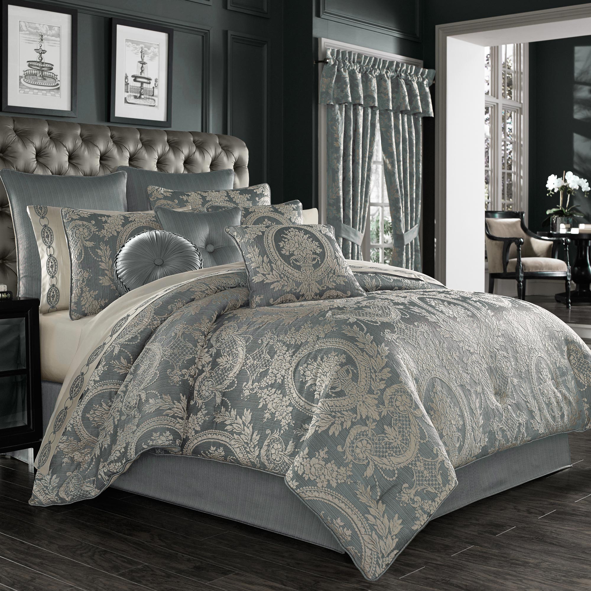 Nicolette 4 Piece Comforter Set in Blue by J.Queen New York