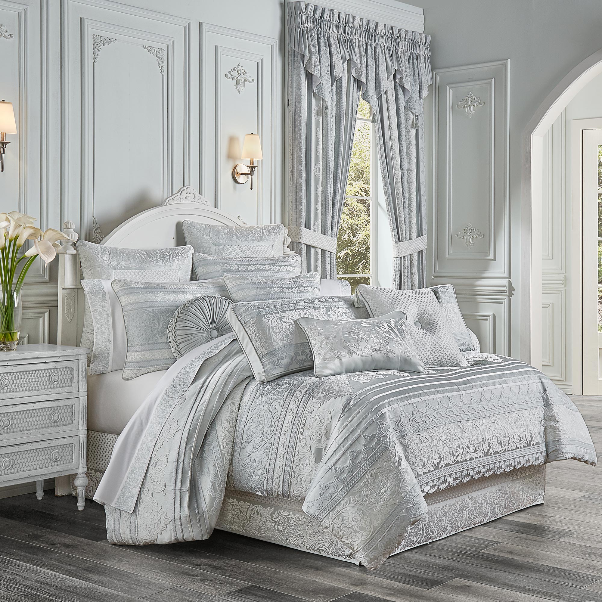 Riverside 4 Piece Comforter Set in Spa by J.Queen New York