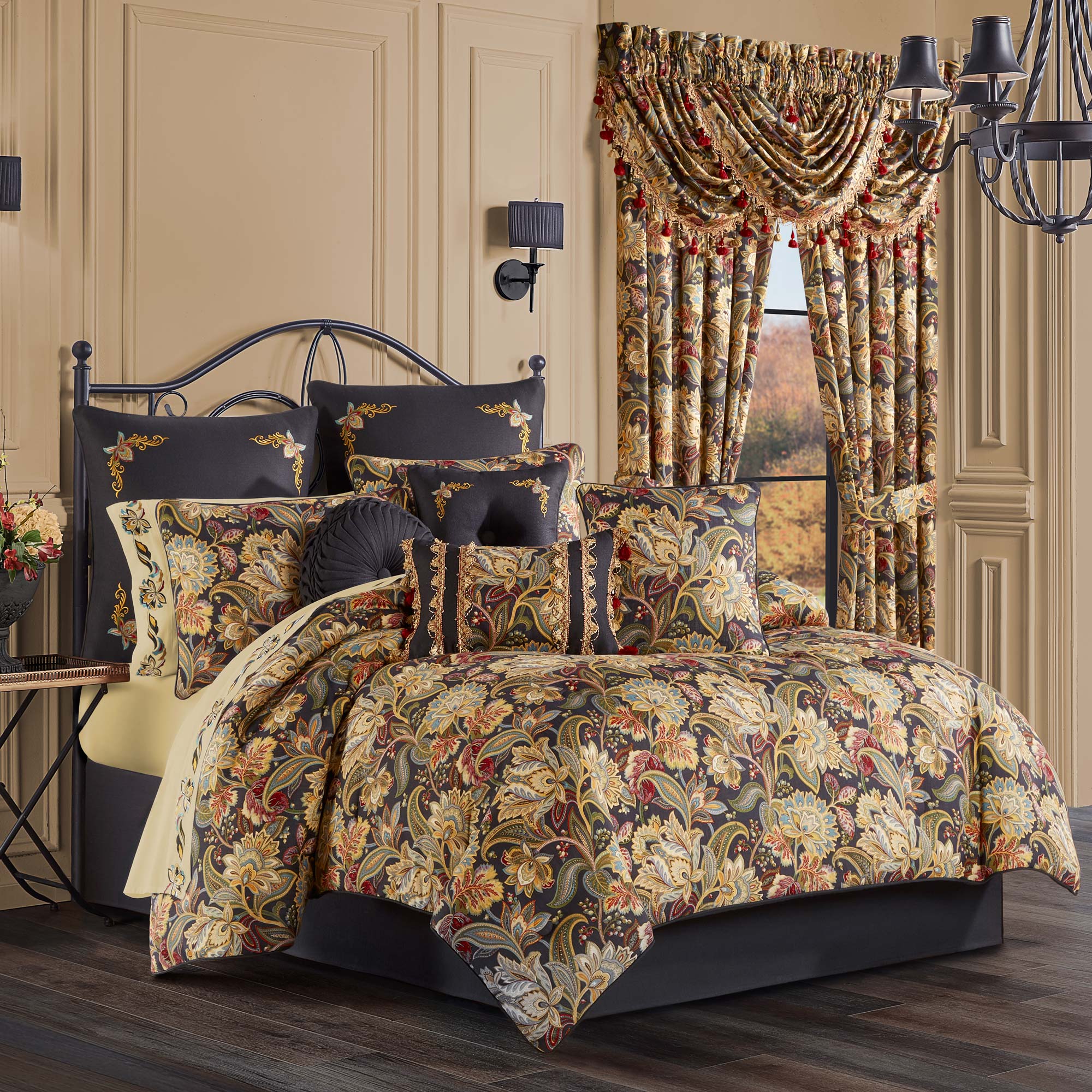 Stefania 4 Piece Comforter Set Black by Five Queens Court